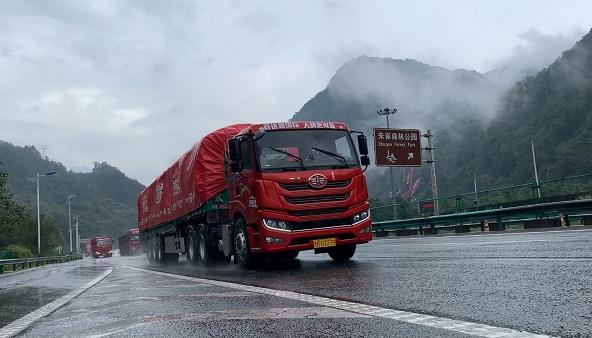 经历中国十大危险长下坡公路之一，首达新国标半挂测试发生了什么？