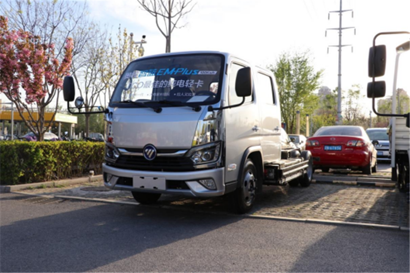 领跑新能源，奥铃智蓝“三剑”齐发，现场订车380台！