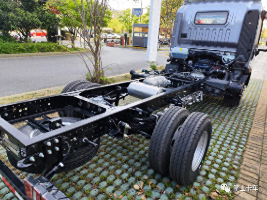 重汽豪沃统帅推出原厂冷藏车雪豹 170马力自动挡 领“鲜”一步