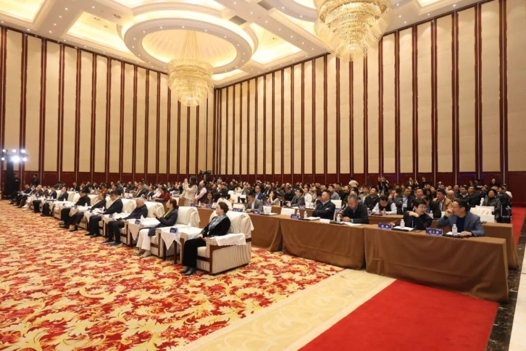 智链全球 聚势共赢，2025中国商用车新生态论坛盛大举办