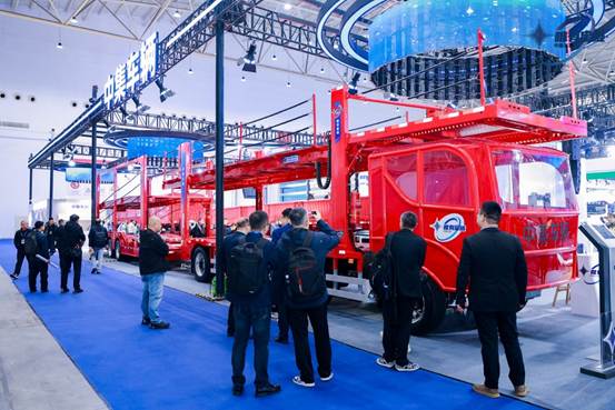 唯有星链 I 中集车辆携多款明星产品亮相2025中国国际商用车展（CCVS）